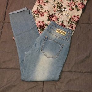 Light wash skinny jeans